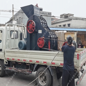 SCF中型無篩底雙級破碎機設備發貨圖片